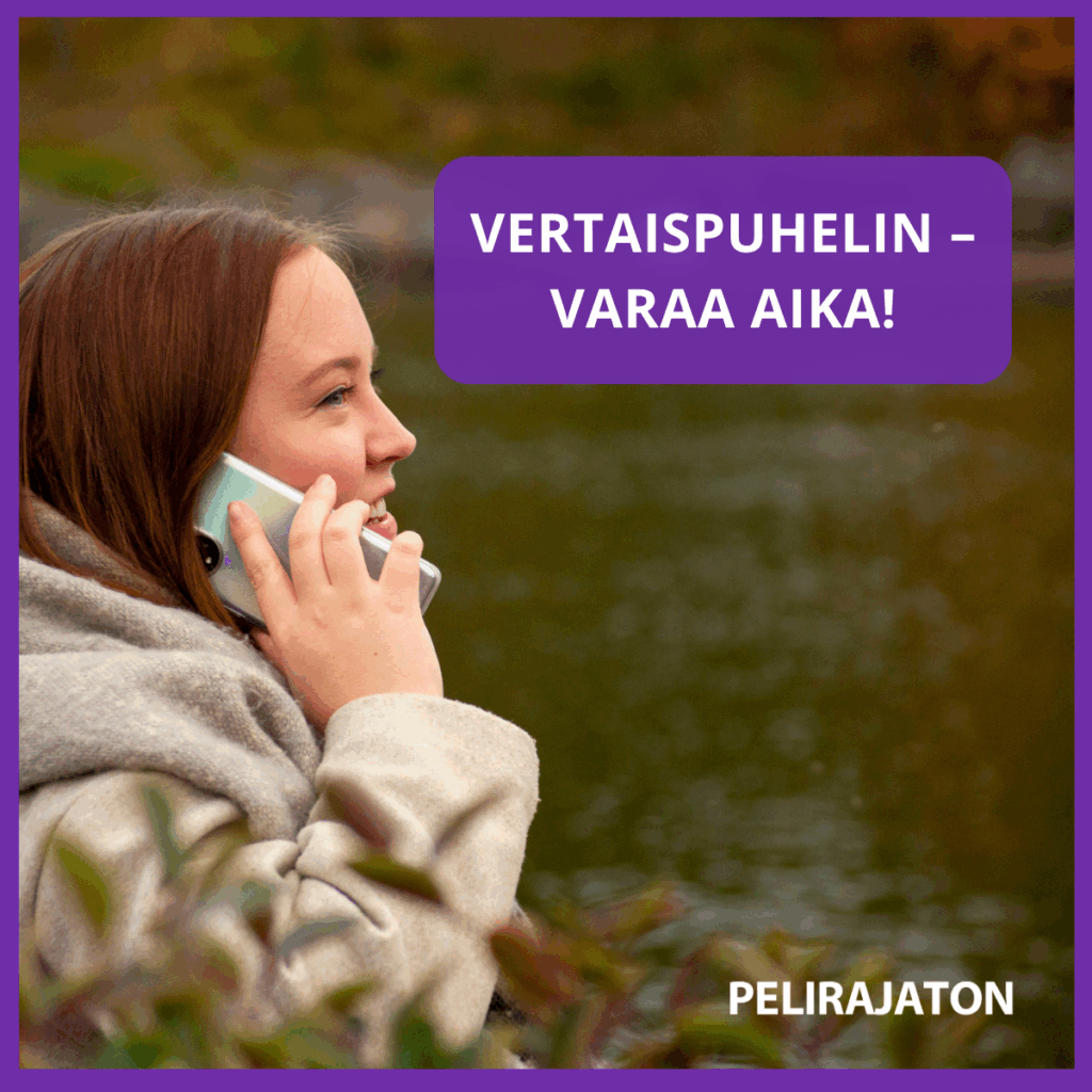 Tuntematon nainen puhuu ulkona puhelimessa